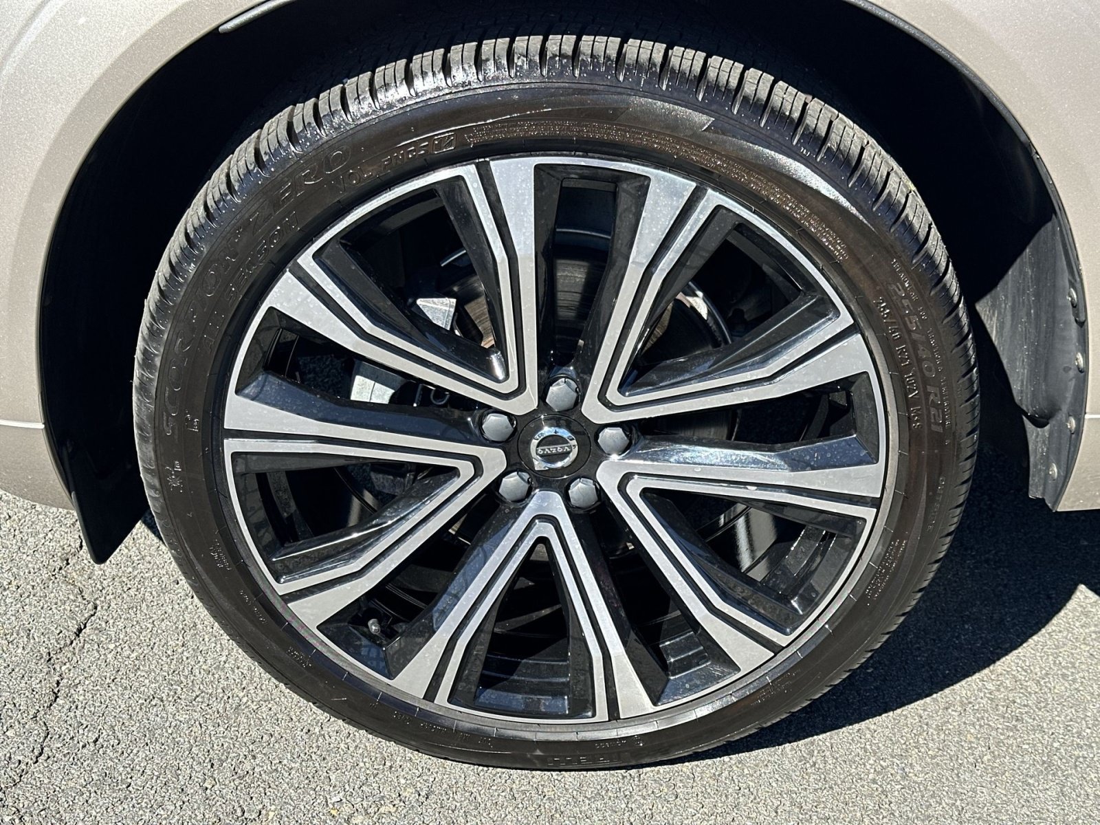 Used 2023 Volvo XC60 B5 Ultimate w/ Climate Package AWD/4WD image 13