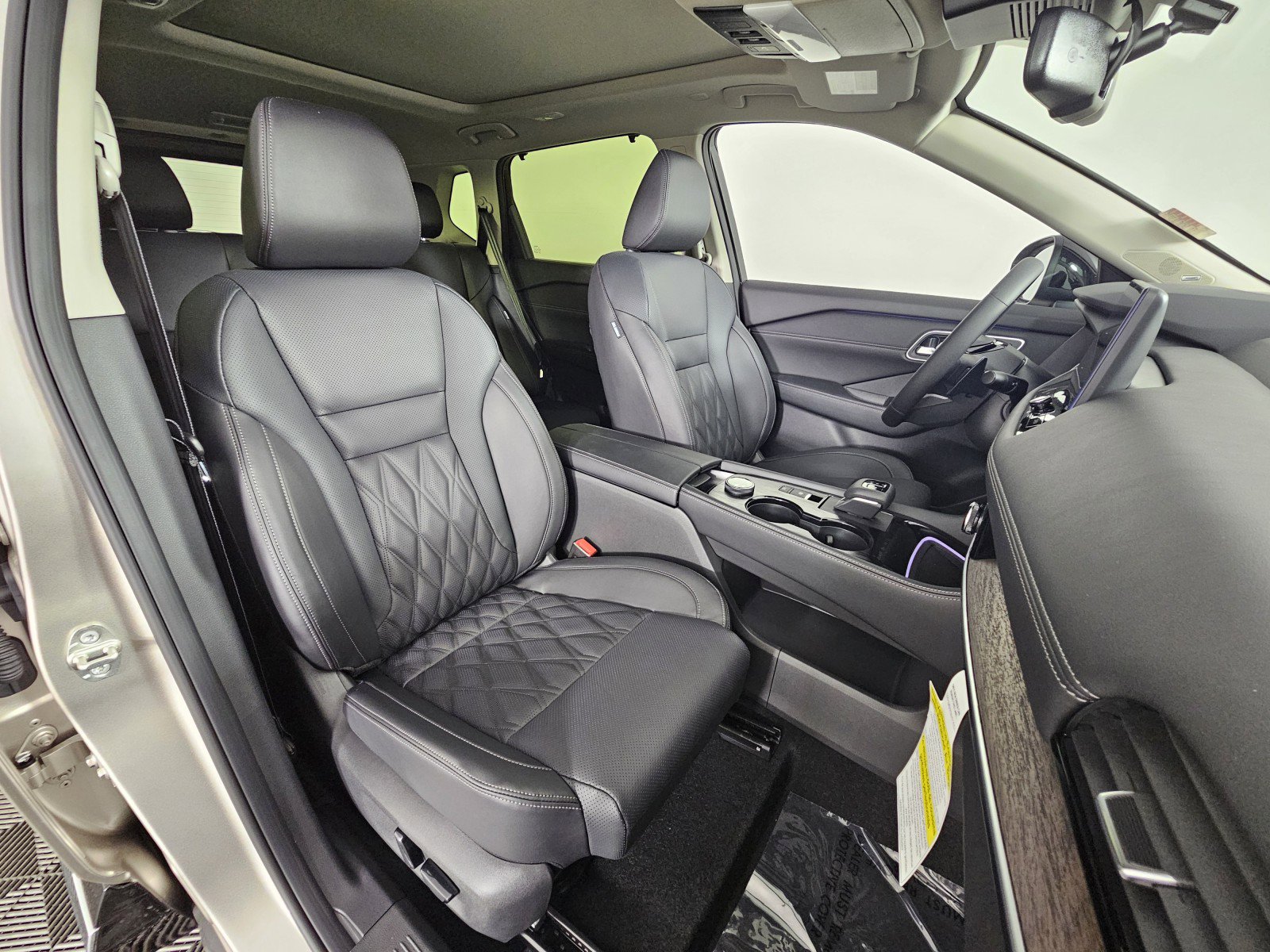 New 2026 Nissan Rogue Platinum image 13