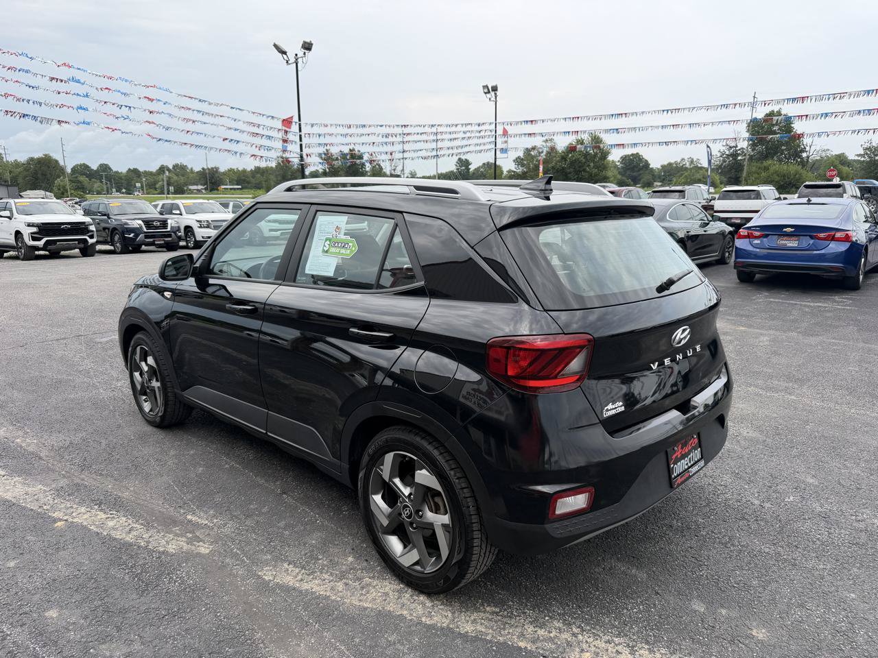 Used 2022 Hyundai Venue SEL w/ Cargo Package FWD image 7