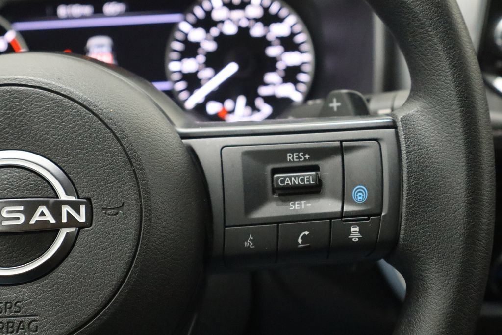 Used 2024 Nissan Rogue SV FWD image 25