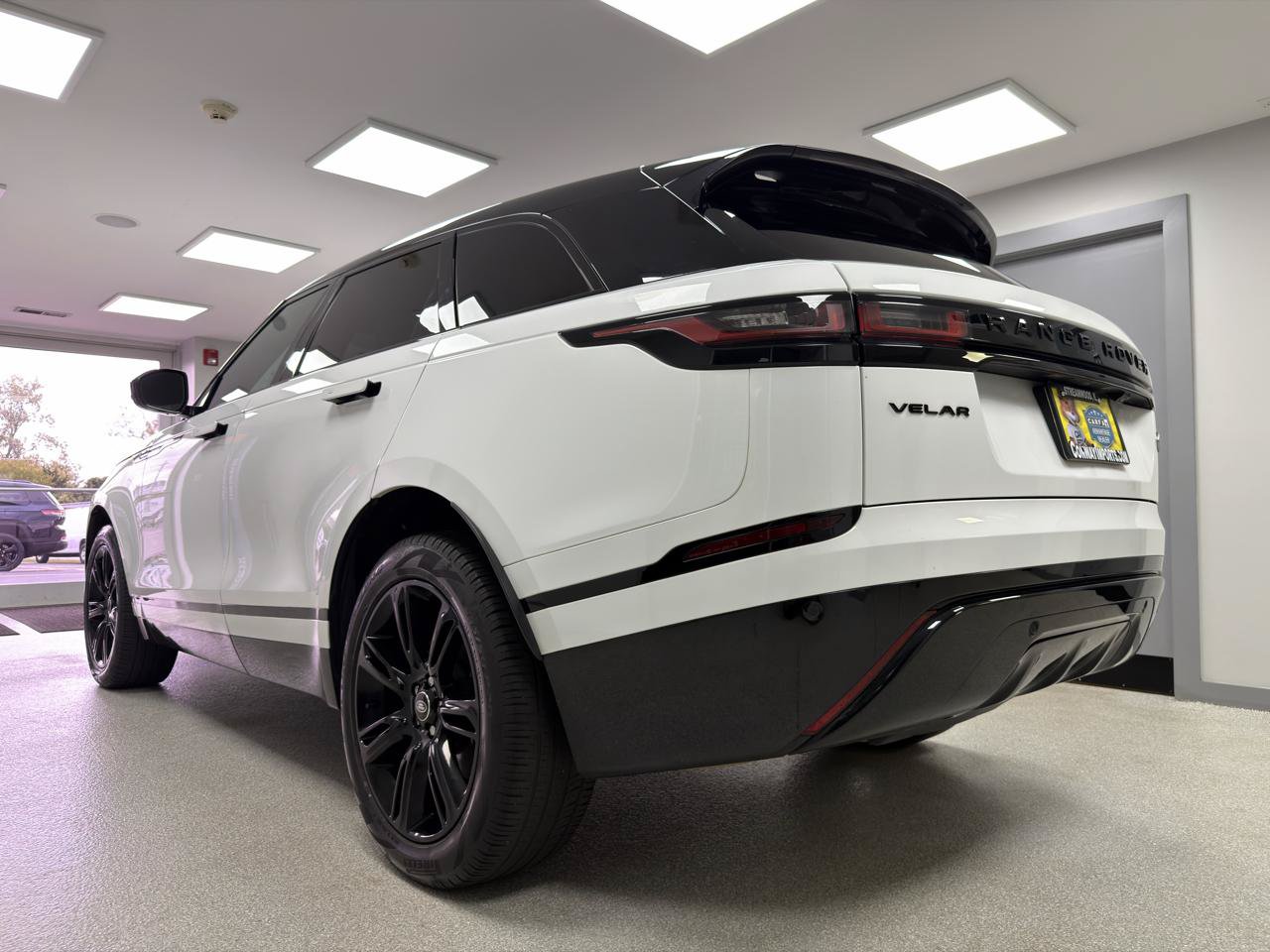 Used 2022 Land Rover Range Rover Velar R-Dynamic S AWD/4WD image 5