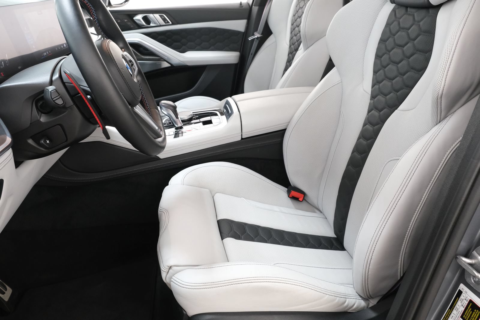 Used 2024 BMW X6 M Competition w/ Executive Package AWD/4WD image 31
