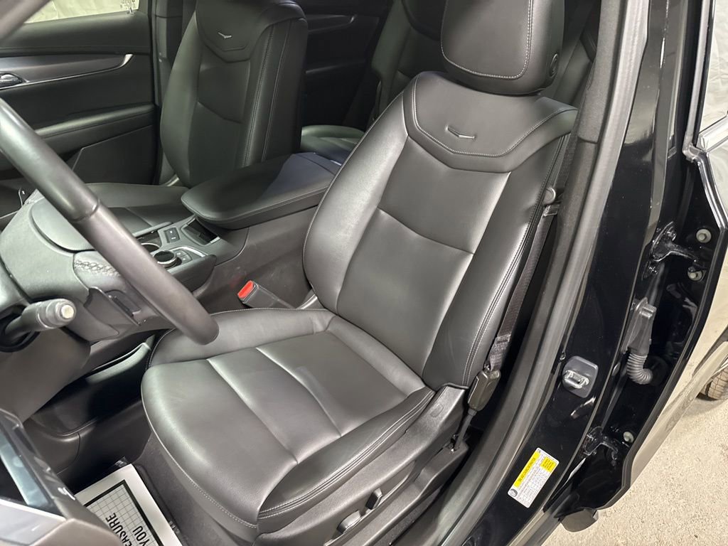 Used 2023 Cadillac XT6 Luxury image 17