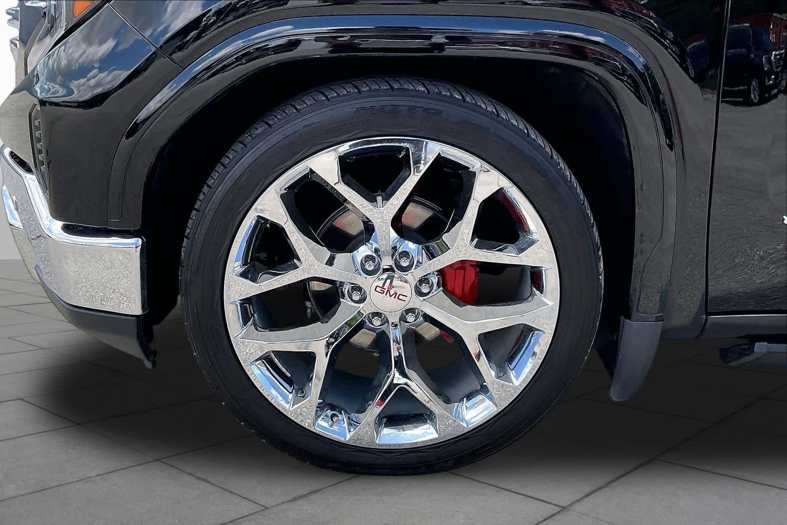 Used 2024 GMC Sierra 1500 SLT AWD/4WD image 11