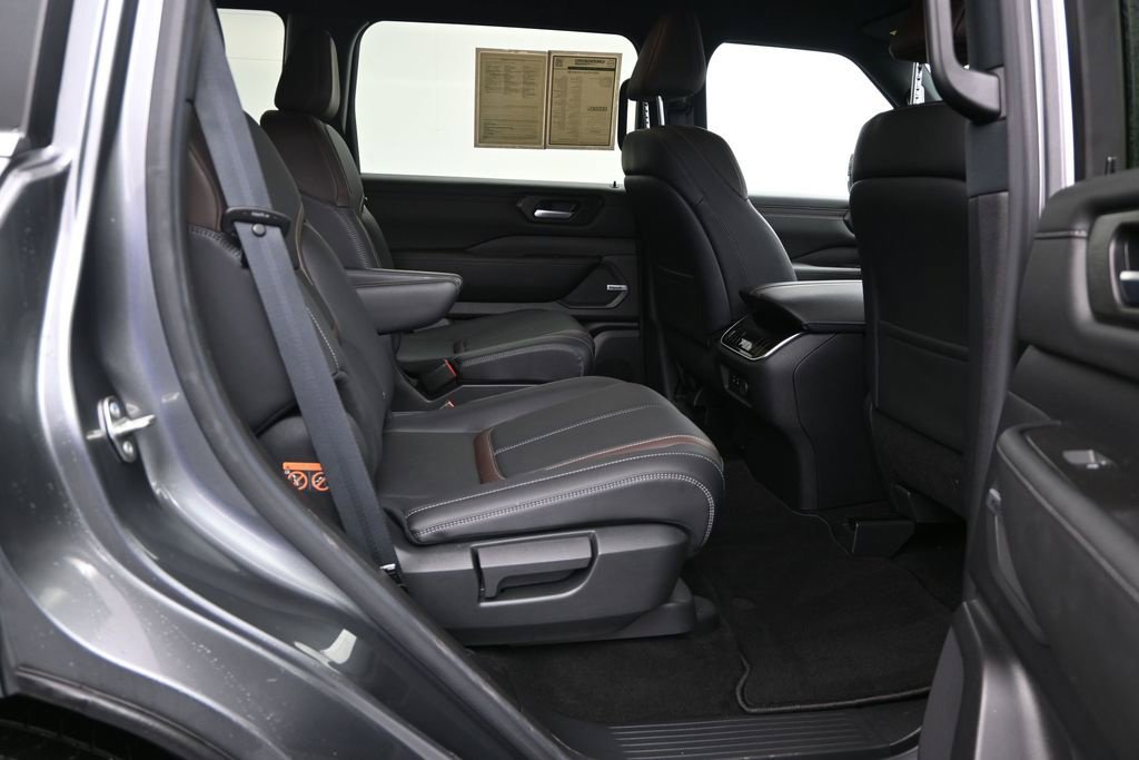 Certified 2025 Nissan Armada SL w/ Captain's Chari Seat Package AWD/4WD image 22