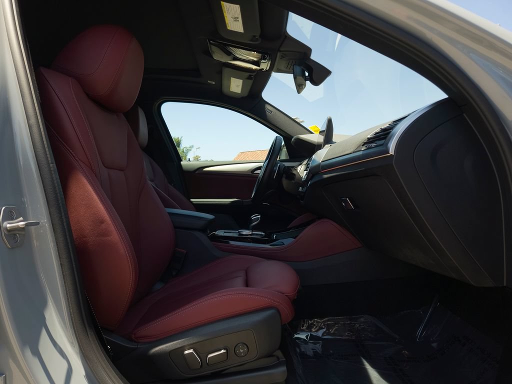 Used 2024 BMW X4 xDrive30i w/ M Sport Package AWD/4WD image 23