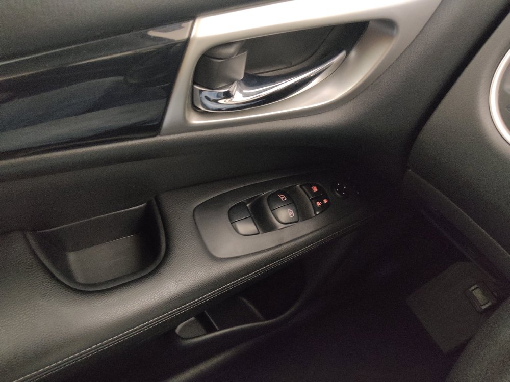 Used 2018 Nissan Pathfinder SV AWD/4WD image 27