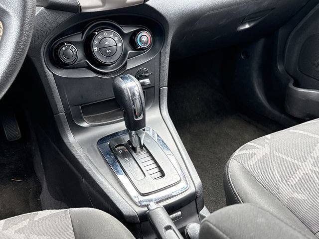 Used 2013 Ford Fiesta SE FWD image 11