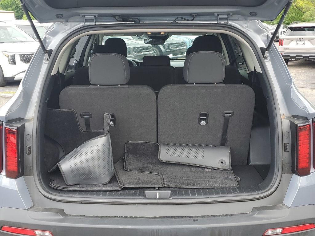 Certified 2023 Kia Sorento LX AWD/4WD image 8