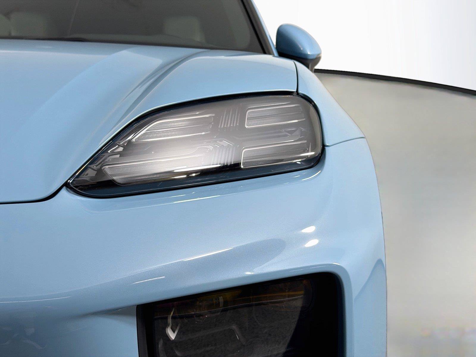 Certified 2026 Porsche Macan Electric RWD image 15