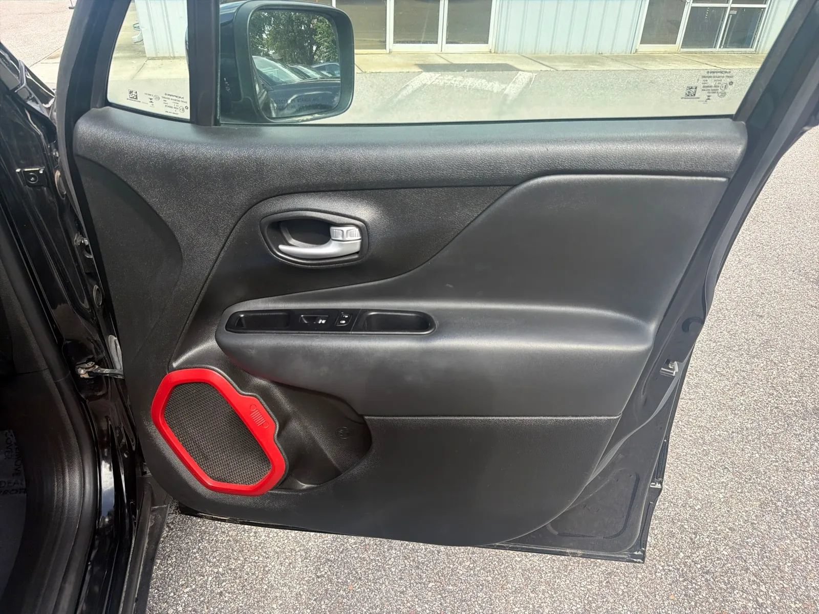 Used 2023 Jeep Renegade Trailhawk AWD/4WD image 22