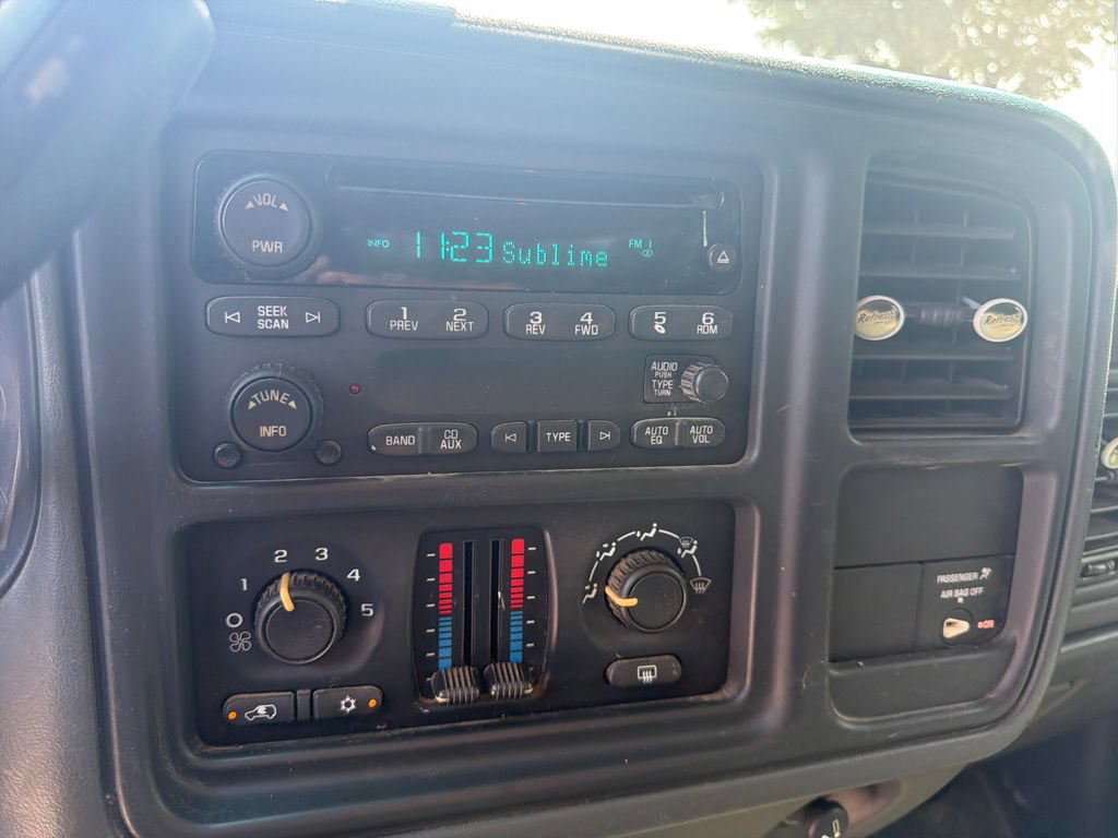Used 2005 Chevrolet Silverado 2500 LS AWD/4WD image 20