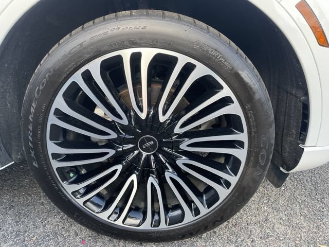 Used 2023 Lincoln Aviator Black Label w/ Class IV Trailer Tow Package AWD/4WD image 8