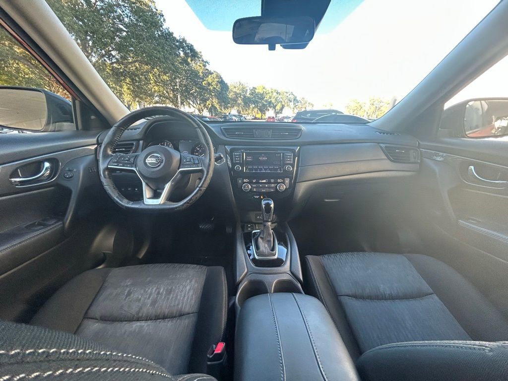 Used 2020 Nissan Rogue SV w/ Sun & Sound Touring Package image 10