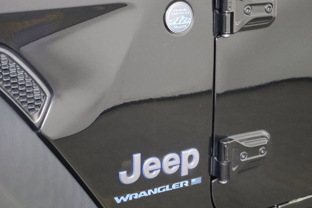 Used 2024 Jeep Wrangler Unlimited AWD/4WD image 41