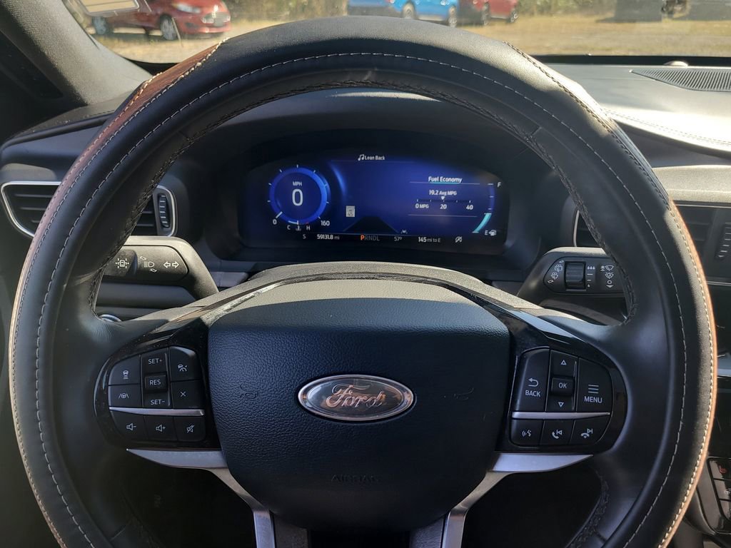 Certified 2022 Ford Explorer Platinum w/ Equipment Group 601A AWD/4WD image 31
