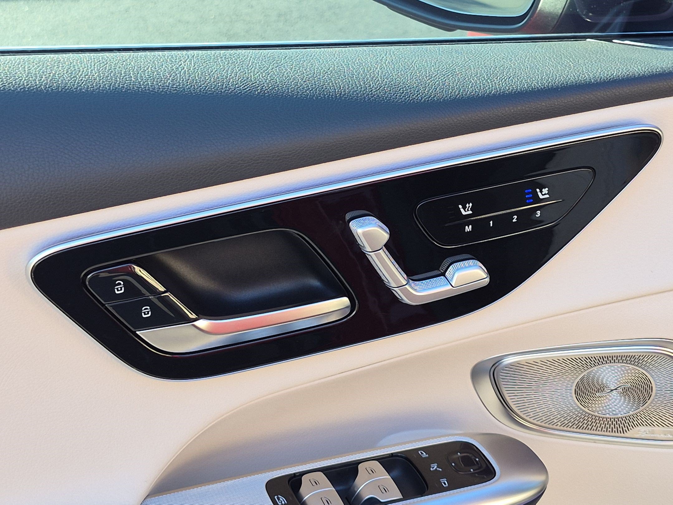 Certified 2026 Mercedes-Benz GLC 300 4MATIC image 17