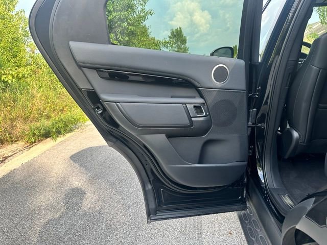 Used 2025 Land Rover Discovery S image 14