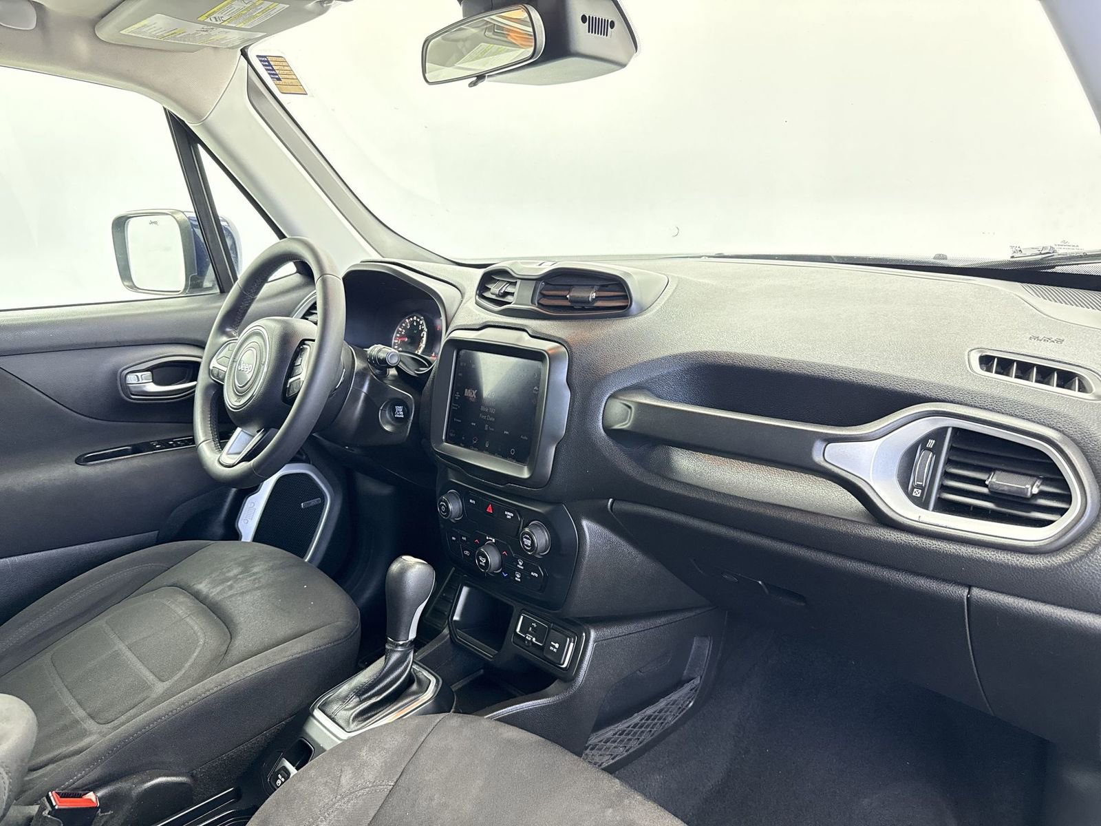 Used 2020 Jeep Renegade Latitude w/ UConnect 8.4 Nav Group image 34