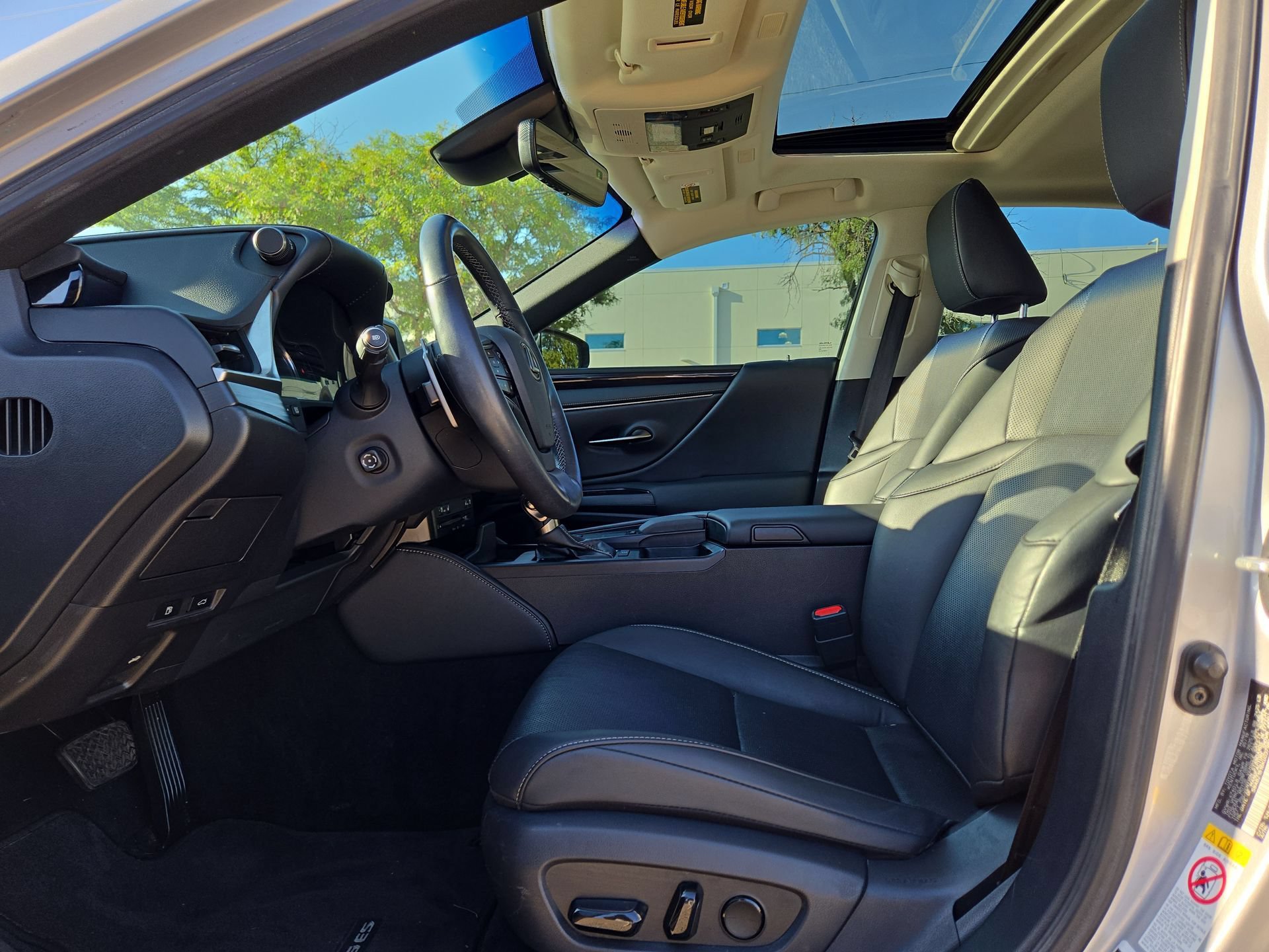 Used 2019 Lexus ES 350 w/ Premium Package FWD image 16
