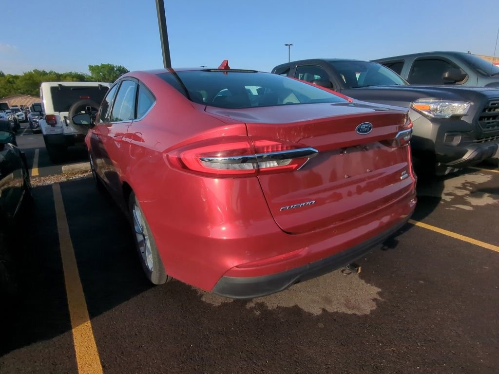 Used 2020 Ford Fusion SE FWD image 4