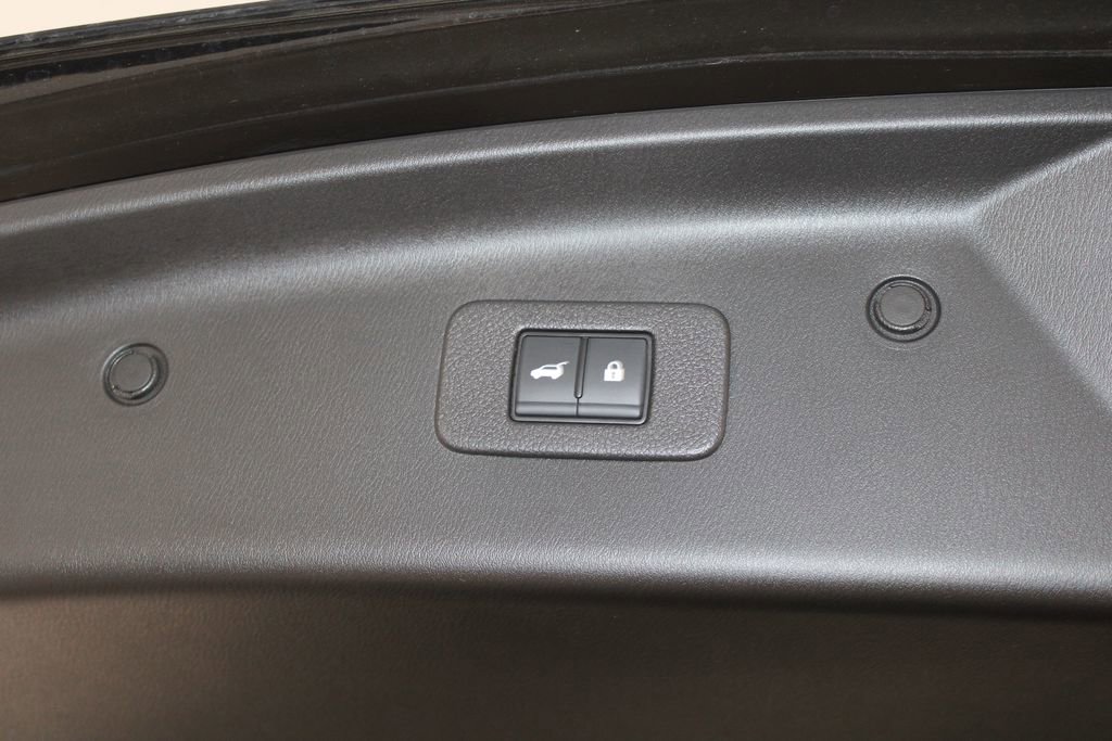 Used 2024 Nissan Armada Platinum w/ Captain's Chairs Package image 19