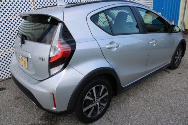 Used 2018 Toyota Prius C One image 7