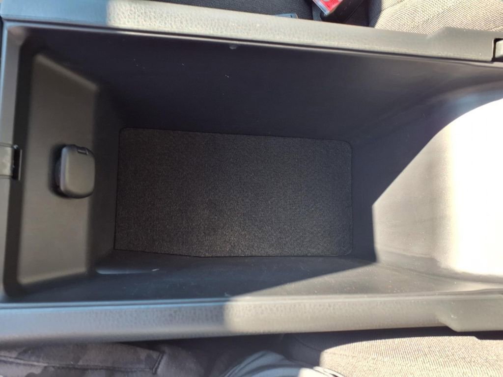 Used 2025 Toyota Camry LE image 12