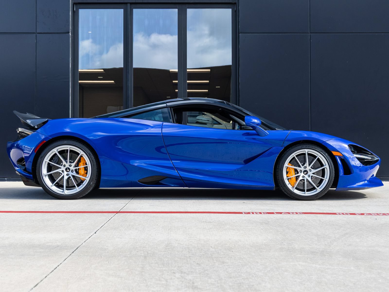 Used 2026 McLaren 750S RWD image 11