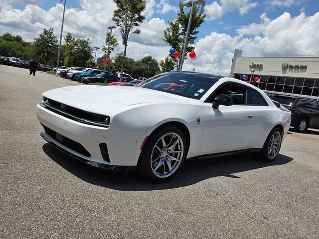 Used 2025 Dodge Charger Daytona Scat Pack w/ Track Pack AWD/4WD image 4
