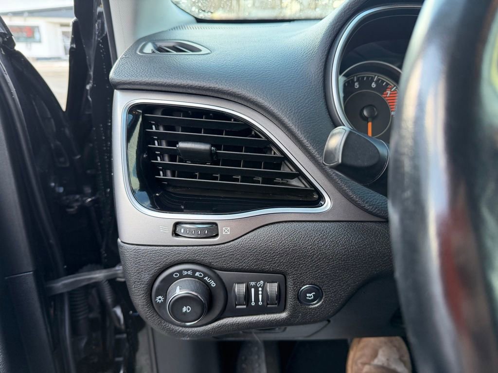 Used 2021 Jeep Cherokee Limited w/ Elite Package image 14