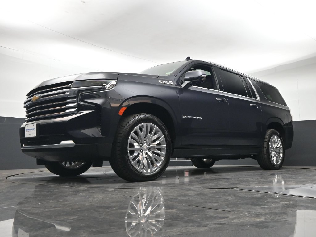 Certified 2023 Chevrolet Suburban High Country w/ Premium Package 2 AWD/4WD image 24