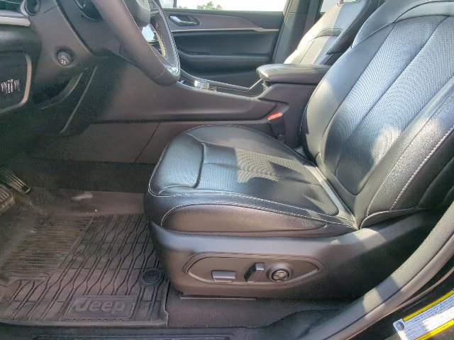 Used 2024 Jeep Grand Cherokee Limited w/ Luxury Tech Group II AWD/4WD image 10