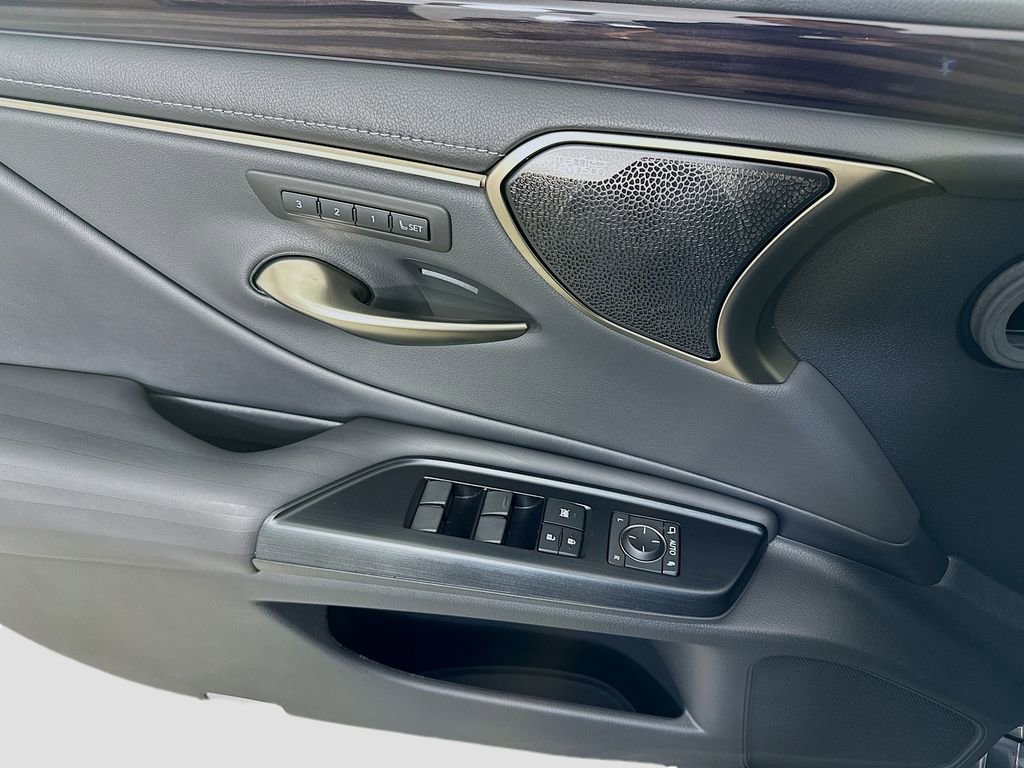 Used 2020 Lexus ES 350 w/ Accessory Package 2 FWD image 20