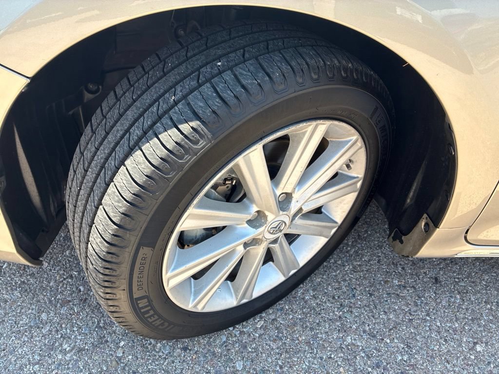 Used 2013 Toyota Camry XLE FWD image 9