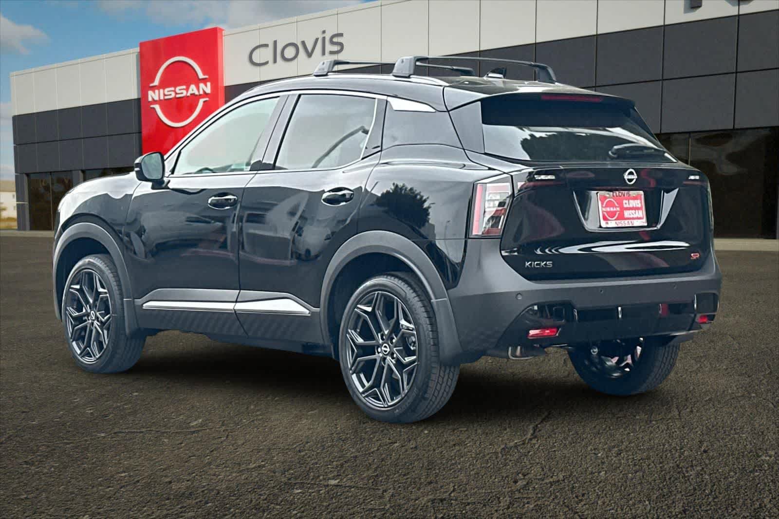 New 2026 Nissan Kicks SR FWD image 7