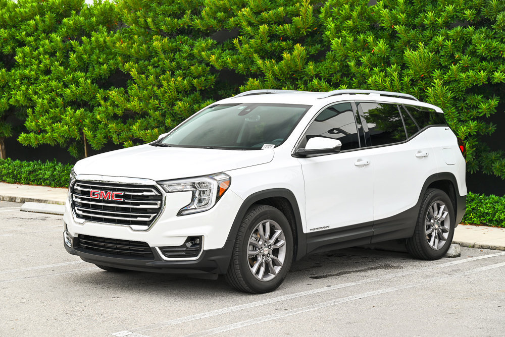 Used 2024 GMC Terrain SLT