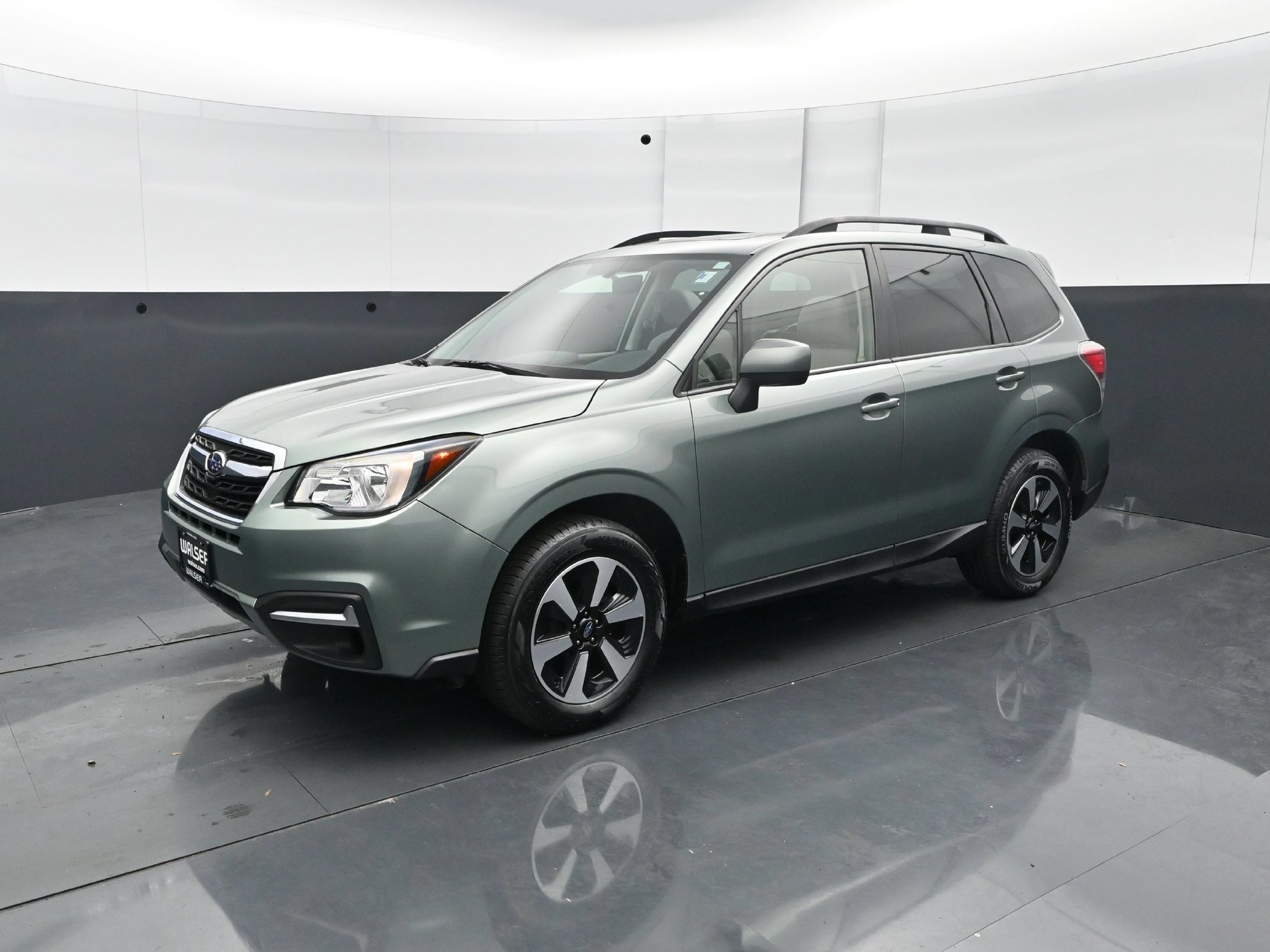 Used 2017 Subaru Forester 2.5i Premium w/ Popular Package #2A AWD/4WD image 2