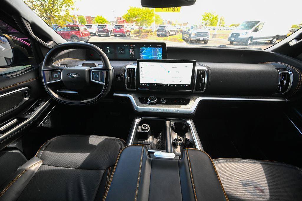 Used 2025 Ford Expedition Tremor AWD/4WD image 32