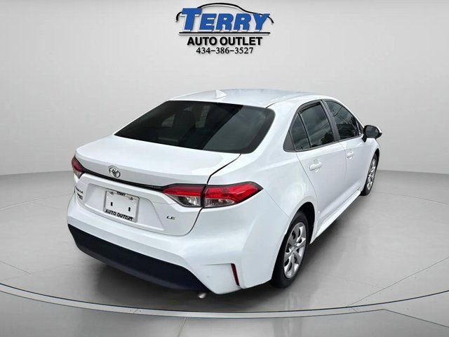Used 2023 Toyota Corolla LE image 2
