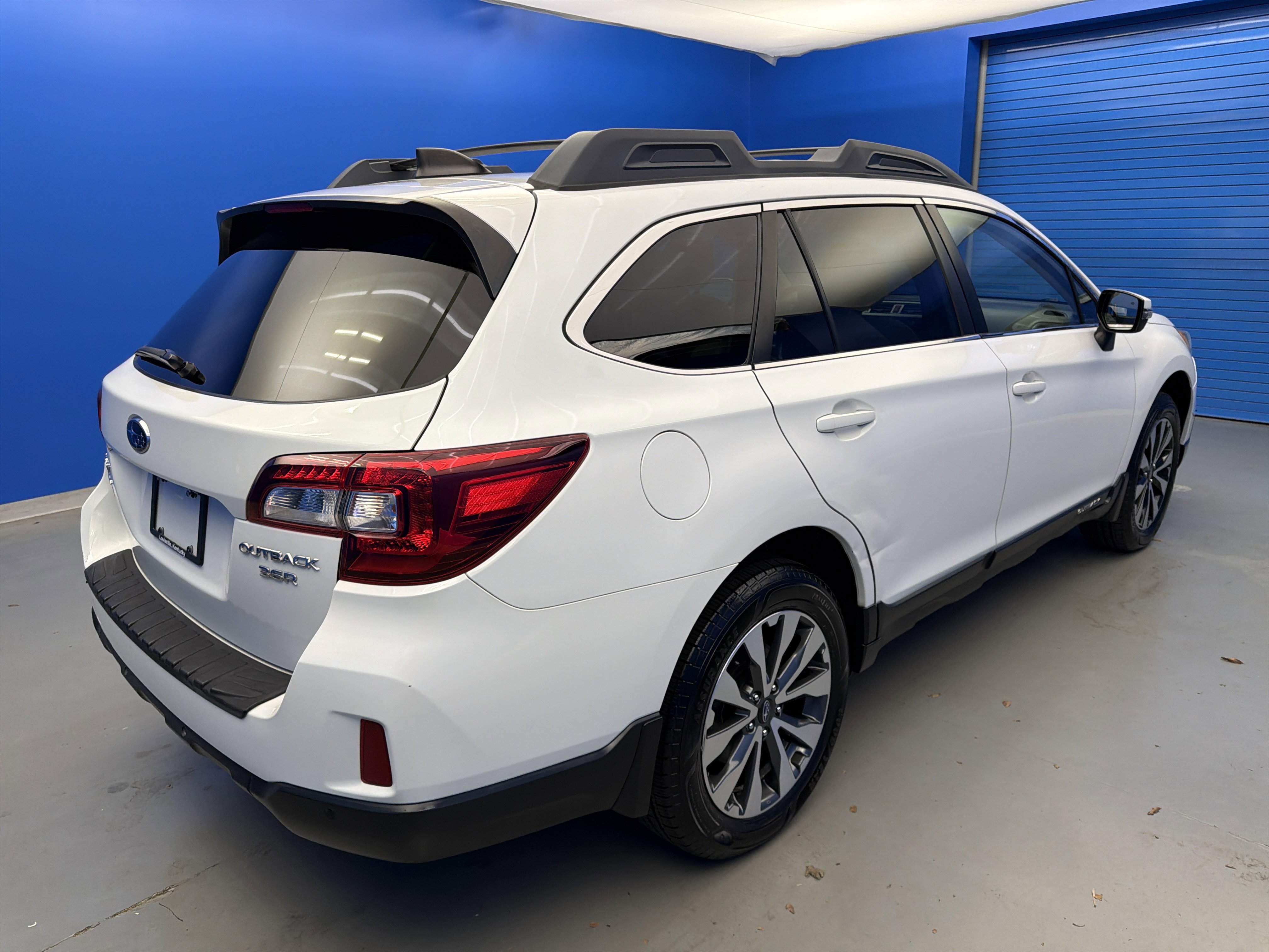 Used 2017 Subaru Outback 3.6R Limited image 7