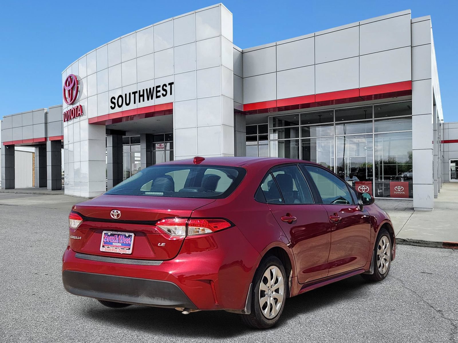 Used 2024 Toyota Corolla LE FWD image 5