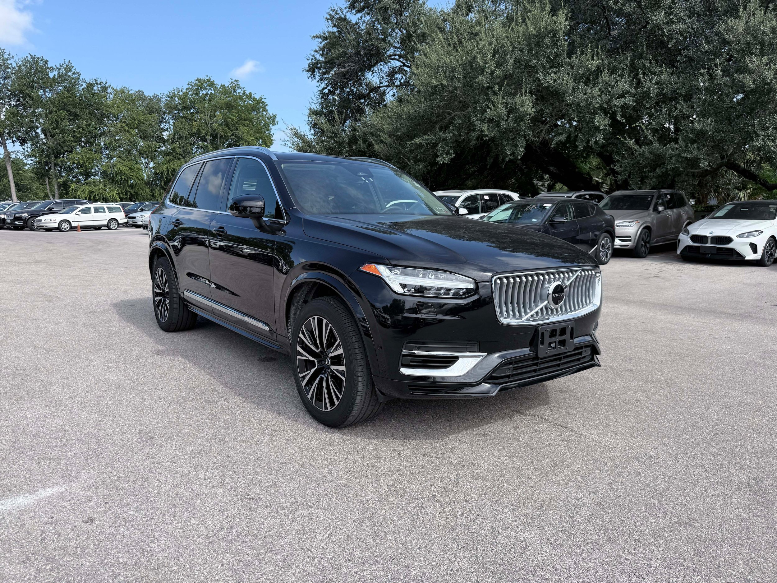 Certified 2023 Volvo XC90 T8 Plus AWD/4WD image 9