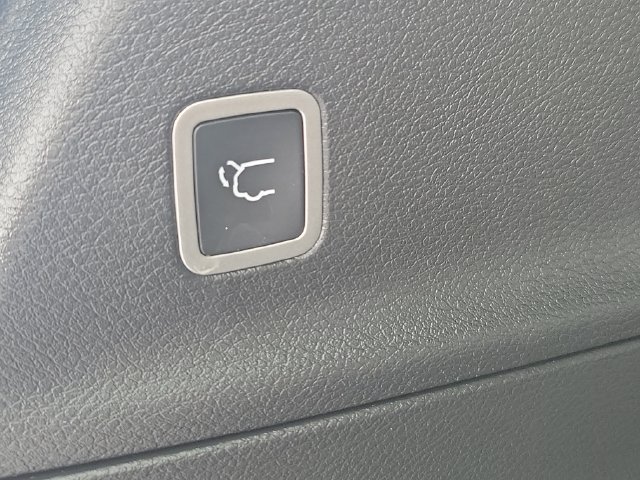 New 2026 Chrysler Voyager LX FWD image 8