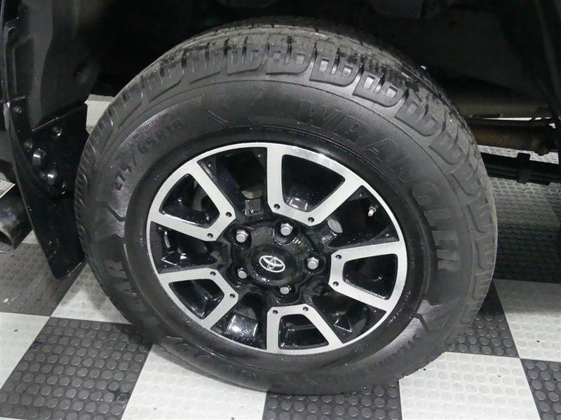 Used 2018 Toyota Tundra SR5 w/ TRD Off Road Package AWD/4WD image 15