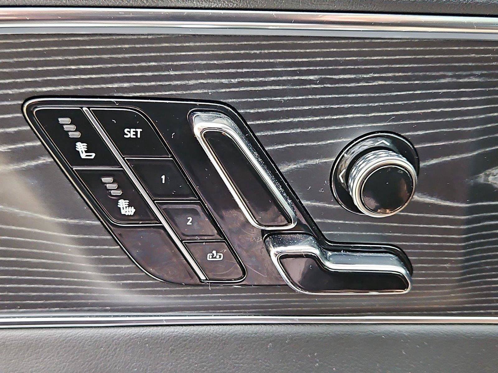 Certified 2024 Cadillac Lyriq Luxury RWD image 27