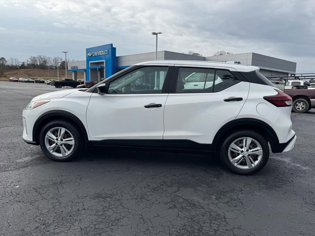 Used 2022 Nissan Kicks S image 6