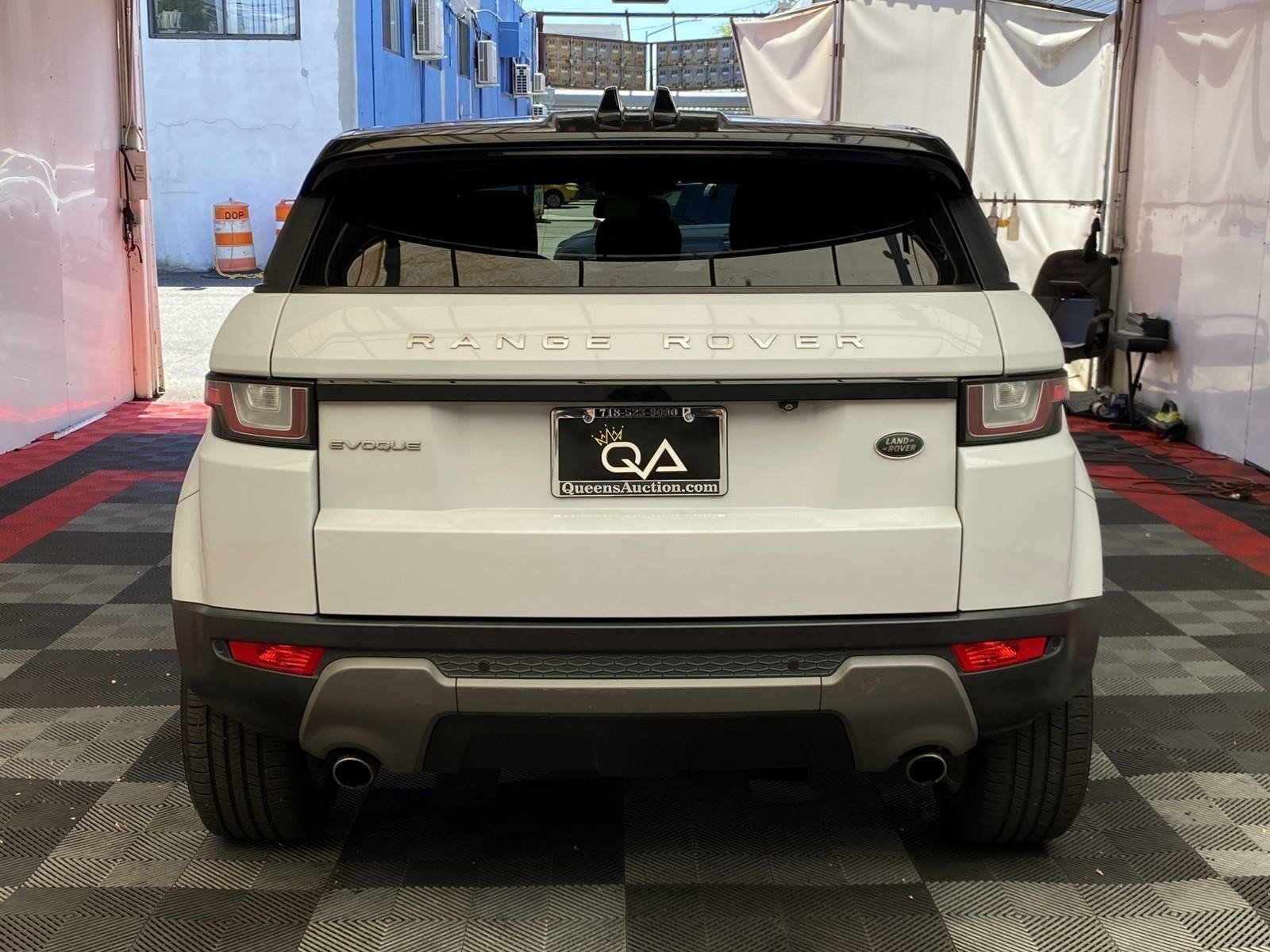 Used 2018 Land Rover Range Rover Evoque SE AWD/4WD image 5