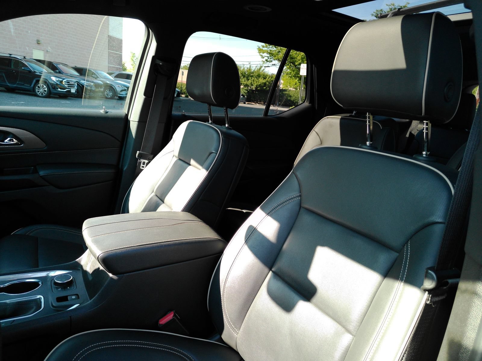 Certified 2023 Chevrolet Traverse Premier w/ Redline Edition AWD/4WD image 11