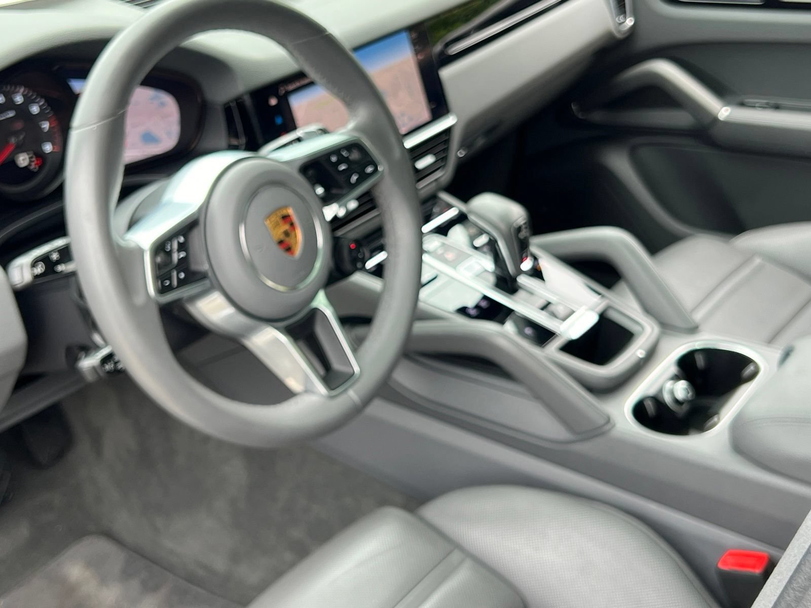 Certified 2023 Porsche Cayenne AWD/4WD image 4